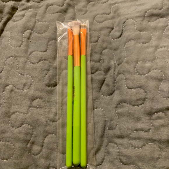 Brush trio - Picture 2 of 2